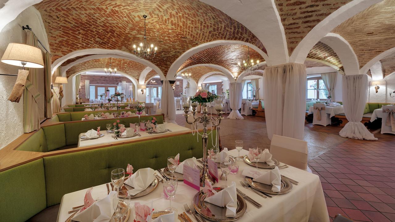 Gasthaus Forster Am See - Eching Bei Landshut Buitenkant foto
